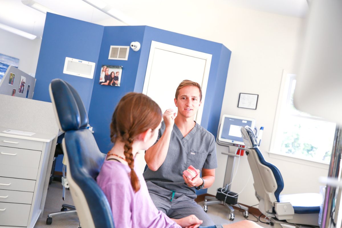 4 Reasons to Get Adult Braces